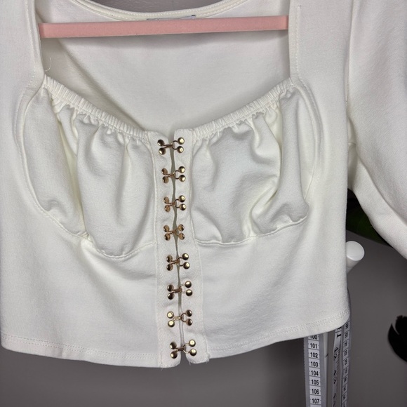 2/15$ 🍒 Fashion Nova White Puff Sleeve Fitted Blouse - Picture 4 of 7